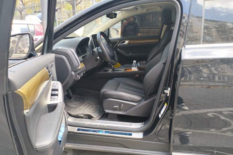 Used BYD Tang 2018 2.0T Automatic SmartConnect Prestige 7-Seater China V Standard
