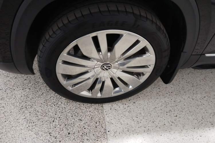 Used Volkswagen Teramont 2021 380TSI Four-Wheel Drive Prestige Flagship Edition Left Front Wheel Hub
