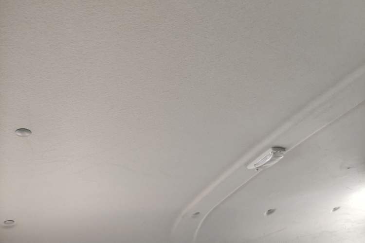 Used Jinbei Gold Hiace 2021 1.5L Passenger Van Travel Lion 6-Seater
