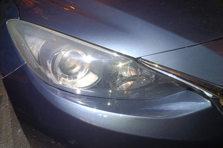 Used Mazda 3 Axela 2014 Sedan 1.5L Manual Comfort Model Right Front Headlight