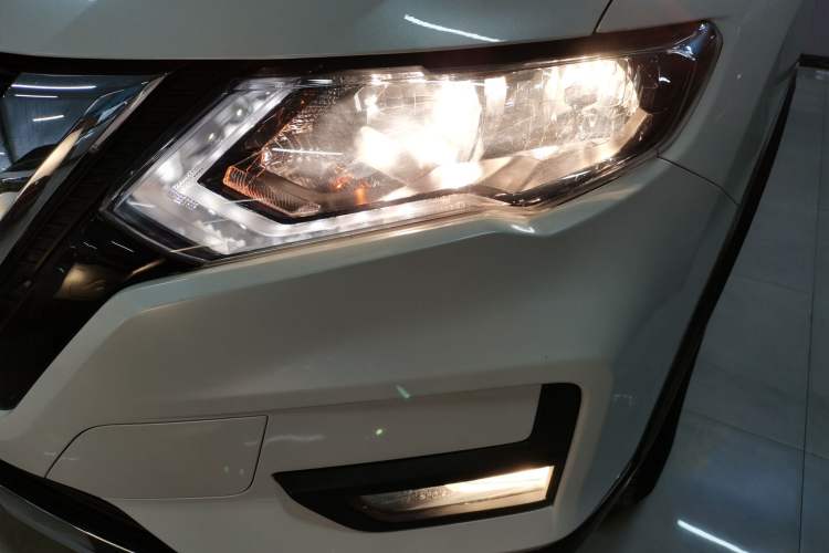 Used Nissan X-Trail 2022 2.0L Two-Wheel Drive Smart Connect & Comfort Edition Left Front Headlight