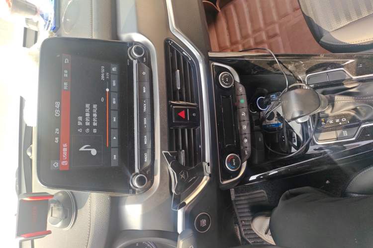 Used Kia Sportage R 2019 2.0L Automatic Smart Luxury Edition Audio And AC Panel