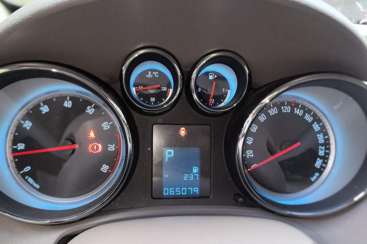 Used Buick GT 2013 GT 1.6L Automatic Fashion Edition Instrument Cluster