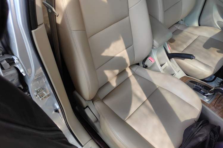 Used Buick Excelle 2015 1.5L Automatic Classic Model
