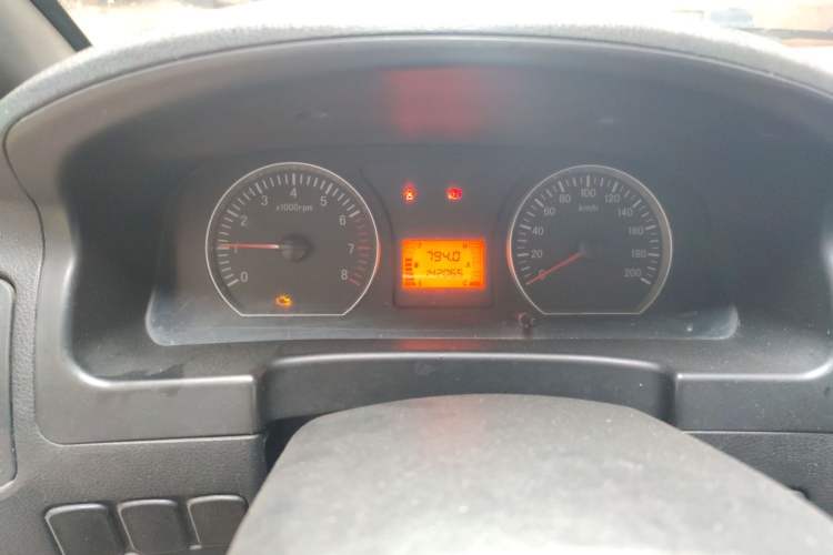 Used Dongfeng Shuaike 2013 Facelift 1.6L Manual Practical 7-Seater China V Standard