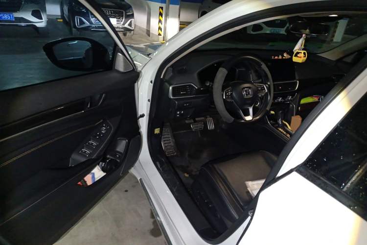 Used Honda Accord 2022 260TURBO Phantom Night · Prestige Edition Driver Seat