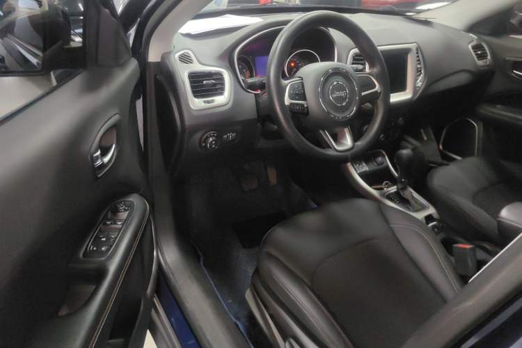 Used Jeep Compass 2020 220T Automatic Leading Edition
