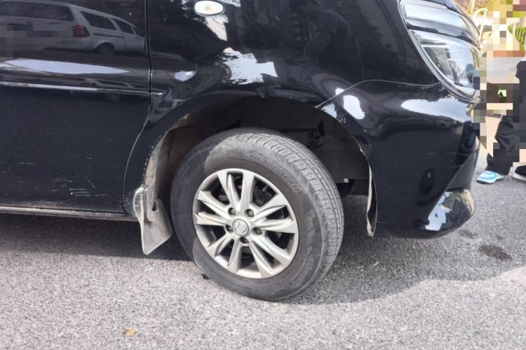 Used FORTHING Lingzhi 2020 M5L 1.6L Luxury 7-Seater Right Front Wheel Hub