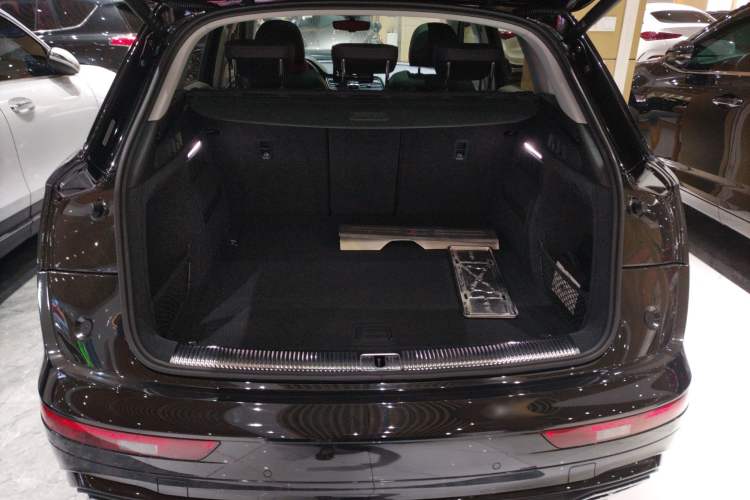 Used Audi Q5L 2022 40T Fashionable and Dynamic Model
