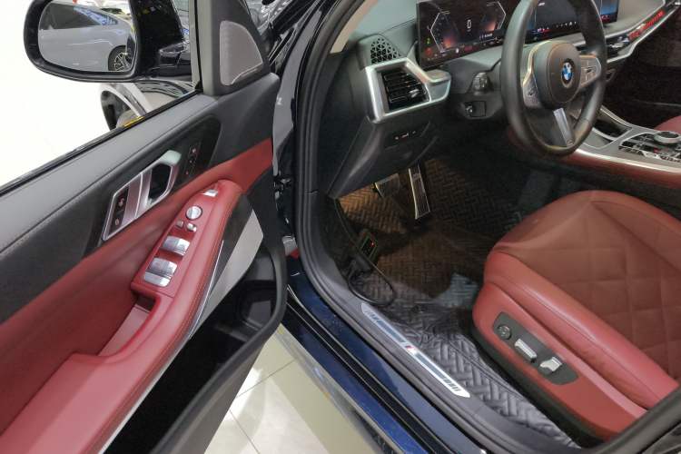 Used BMW X5 2023 xDrive 30Li Luxury M Sport Night Edition Package
