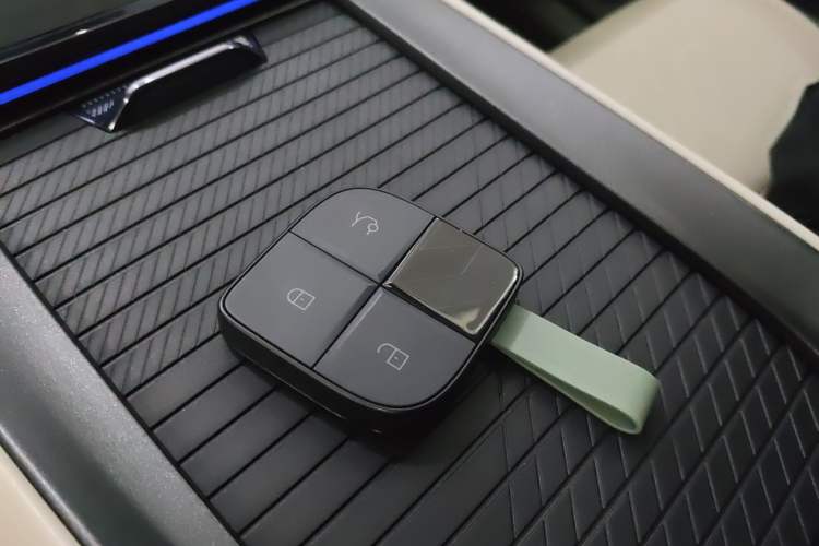 Used Lynk & Co 08 EM-P 2023 220km All-Wheel-Drive Performance Halo