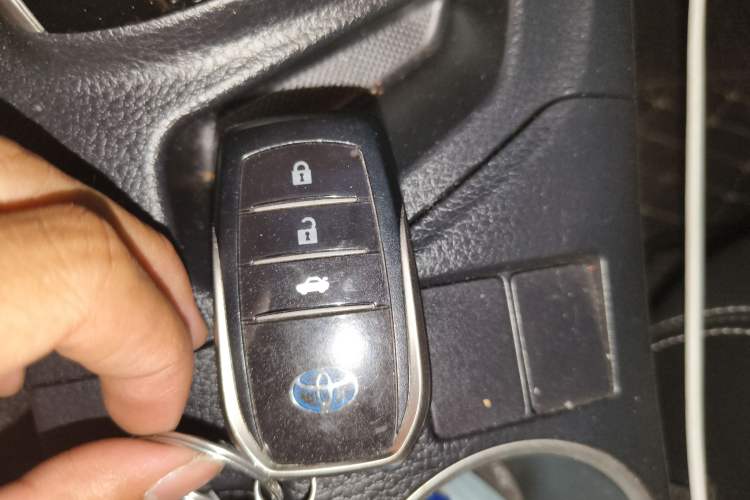 Used Toyota Levin 2016 Dual-Engine 1.8H GS-L E-CVT Leading Edition Vehicle Key