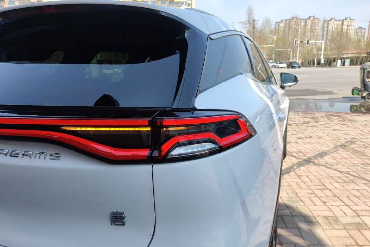 Used BYD Tang New Energy 2023 DM-i Champion Edition 112KM Prestige Model Exterior 3