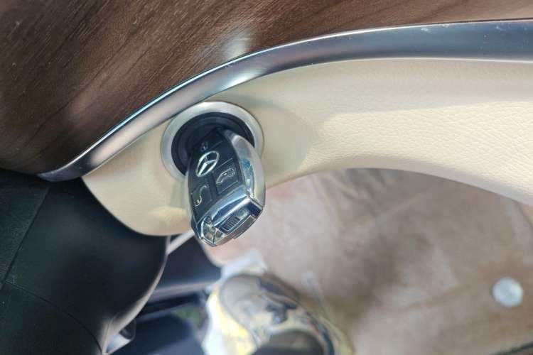 Used Mercedes-Benz V-Class 2020 V 260 L Long-wheelbase Luxury Edition Vehicle Key