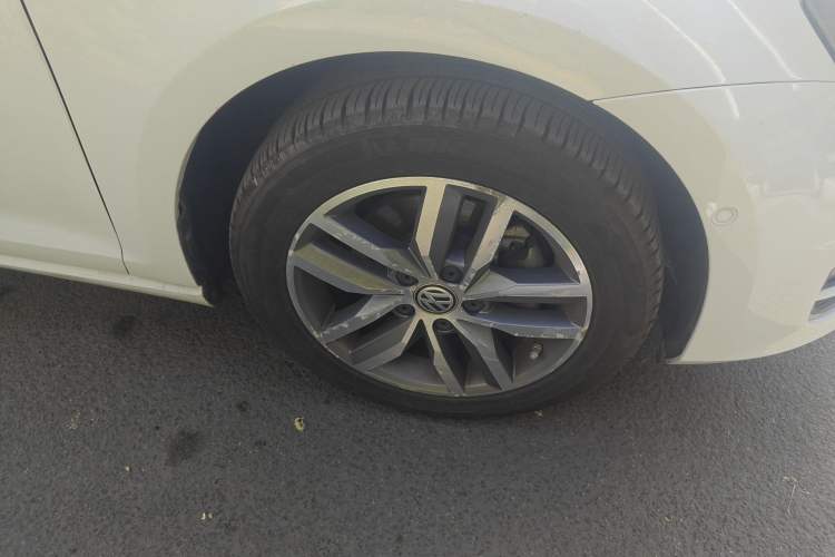 Used Volkswagen Golf 2017 230TSI Automatic Luxury Million-Vehicle Commemorative Edition