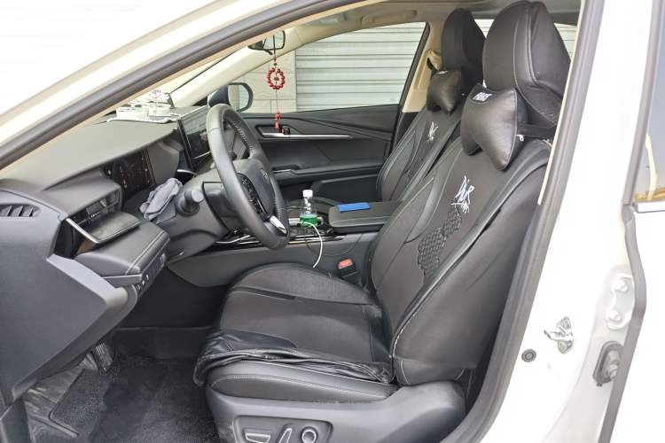 Used Toyota Camry 2025 Dual-Motor 2.0 HG Guanghui Edition
