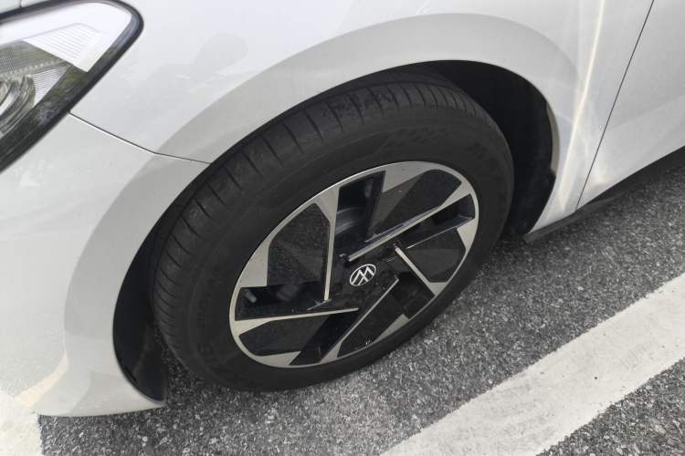 Used Volkswagen ID.3 2025 Smart Edition Outstanding Model Left Front Wheel Hub