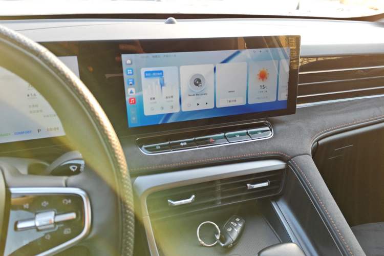 Used Roewe D5X DMH 2024 135 Tech Edition
