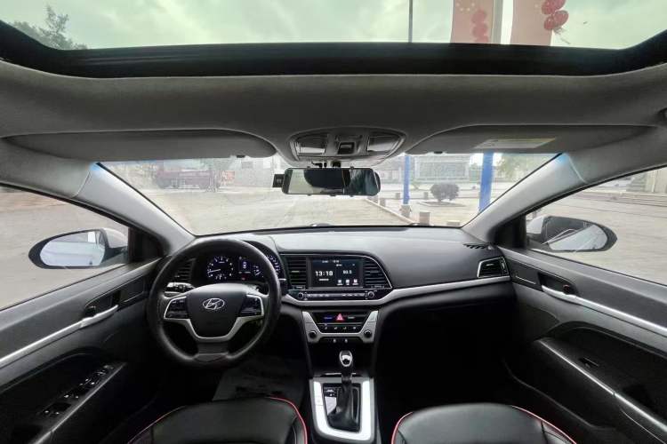 Used Hyundai Elantra (6th Generation / Lingdong) 2016 1.6L Automatic ZhiXuan – Elite Version Center Console