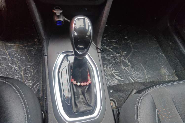 Used Chery Tiggo 3X 2018 1.5L Automatic Elite Edition Gear Lever