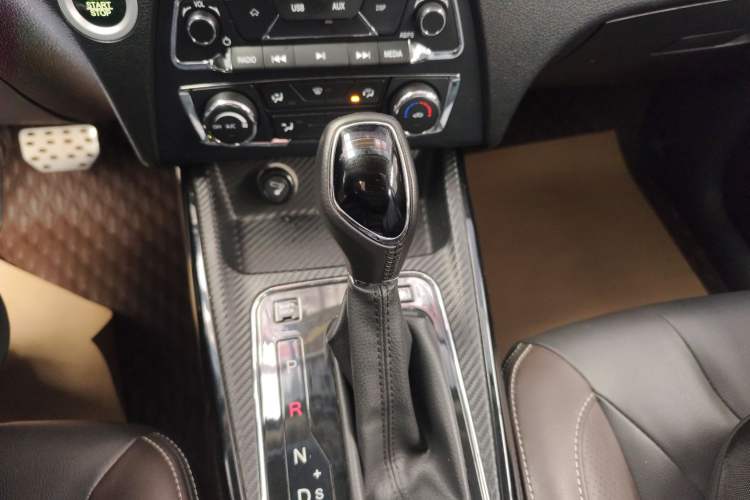 Used Dongfeng Fengon 370 2020 S370 1.5L CVT Luxury Model 5 Seats