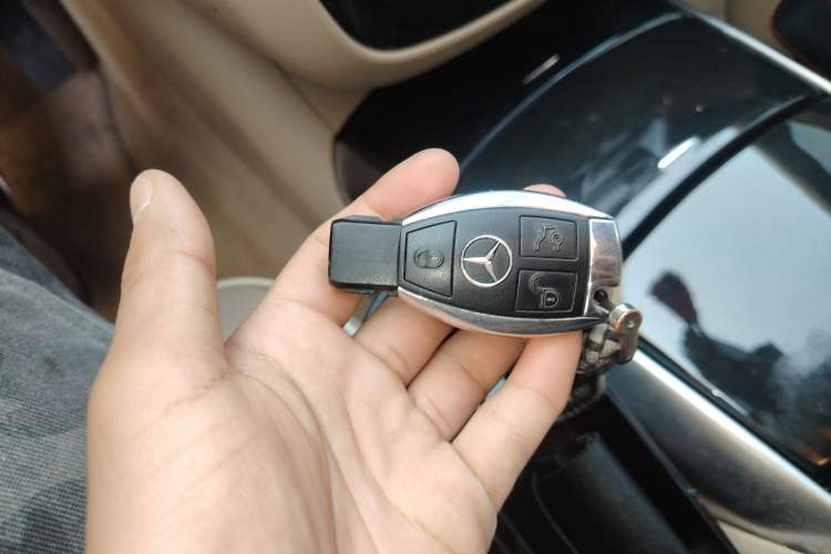 Used Mercedes-Benz R-Class 2017 R 320 4MATIC Business Edition Prestige Model