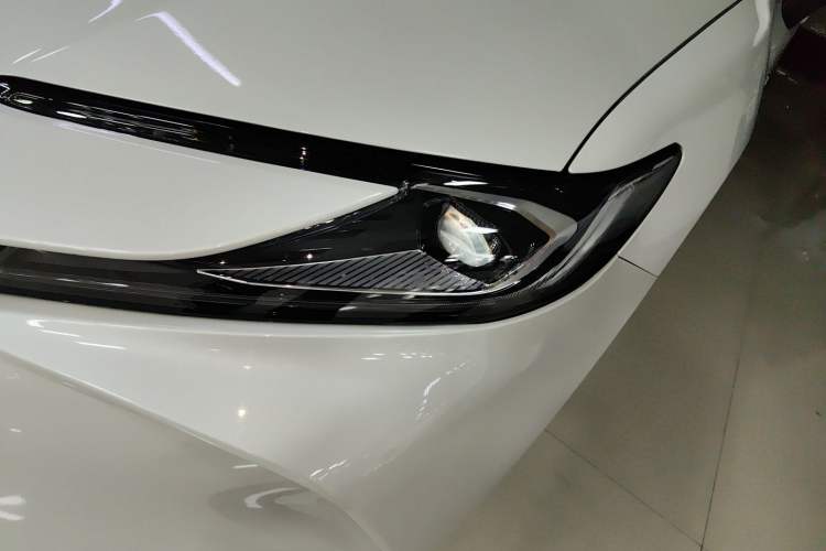 Used Toyota Camry 2024 Dual-Motor 2.0 HE Elite Edition
