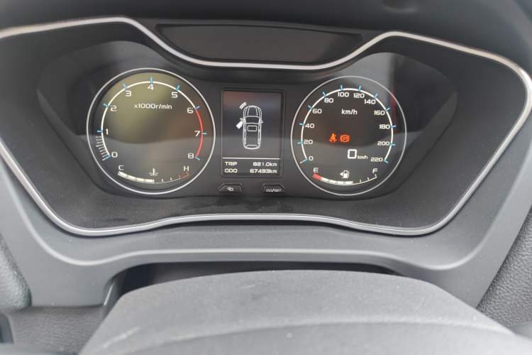 Used Geely Auto Vision X6 2016 1.8L Manual Luxury Model
