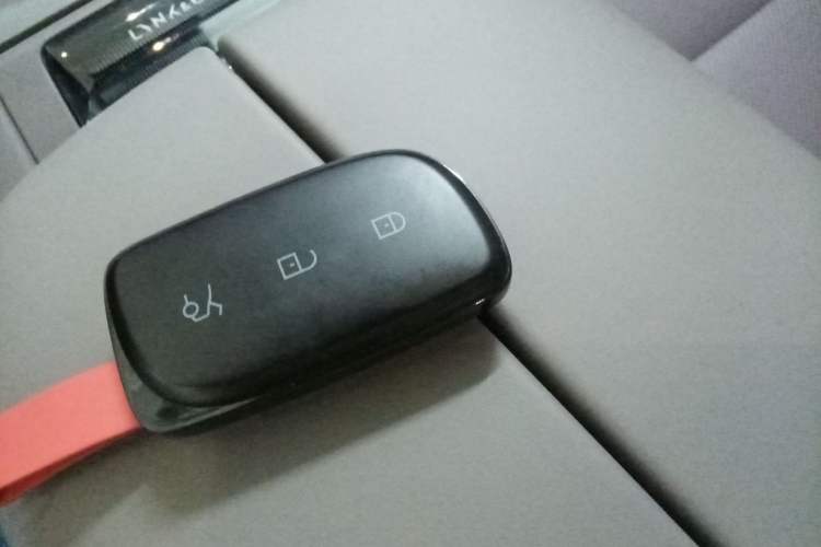 Used Lynk & Co Z10 2025 71 kWh 602 km Range Rear-Wheel Drive Pro
