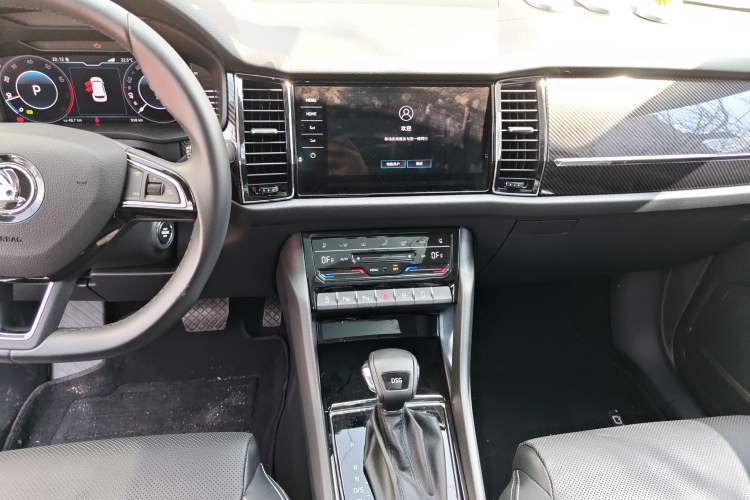 Used Skoda Kodiaq GT 2021 TSI330 Two-Wheel-Drive Luxury Edition Audio And AC Panel