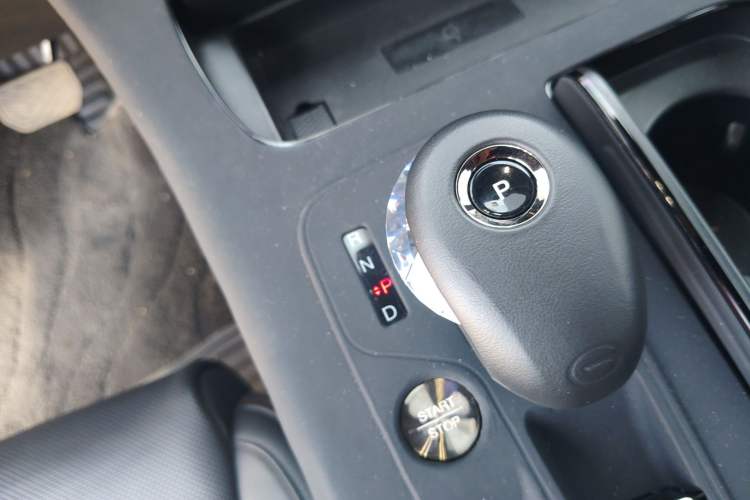 Used GAC Trumpchi M8 2023 Zongshi Series Dual-Motor YuZun Edition Gear Lever