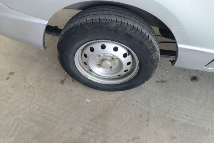 Used Wuling Rongguang 2020 1.2L S Base Model China VI Right Rear Wheel Hub