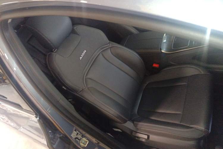 Used AION V 2024 Plus 70 Star Edition Lithium Iron Phosphate Right Front Seat