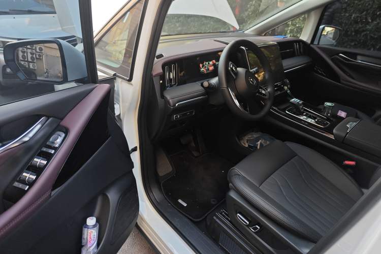 Used GAC Trumpchi M8 2024 Master Series 400T Prestige Edition