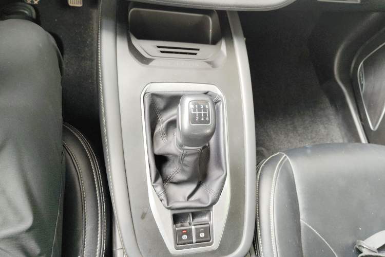 Used JETOUR X70M 2021 1.5T Manual Urban Partner Model 5 Seats
