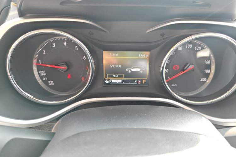 Used Chevrolet Trax 2019 Redline 325T Automatic Fun Edition China VI Standard Instrument Cluster
