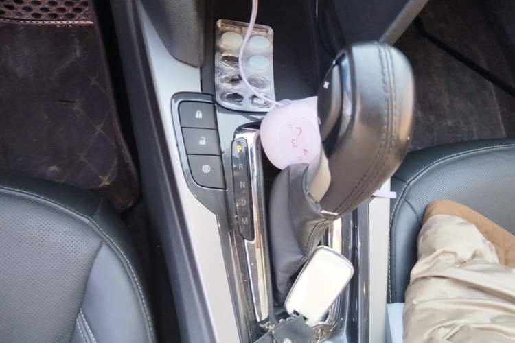 Used Chevrolet Malibu 2017 1.5T Automatic Luxury Edition Gear Lever