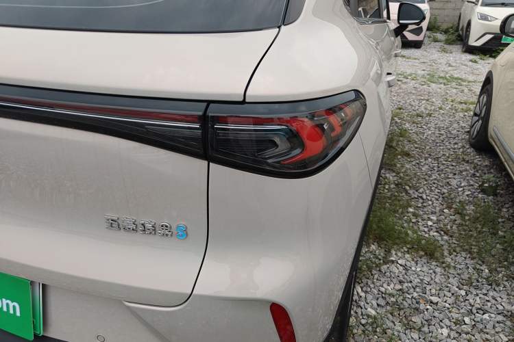 Used Wuling Bingo S 2025 Model 325km Deluxe Edition Exterior 3