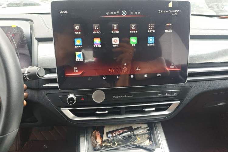 Used BYD Qin Pro New Energy 2018 DM 1.5TI Automatic Smart Connect Dynamic Model Audio And AC Panel