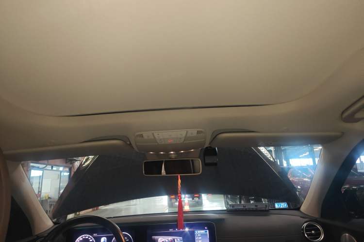 Used Mercedes-Benz E-Class 2017 E 300 L Sport Luxury Edition Headliner