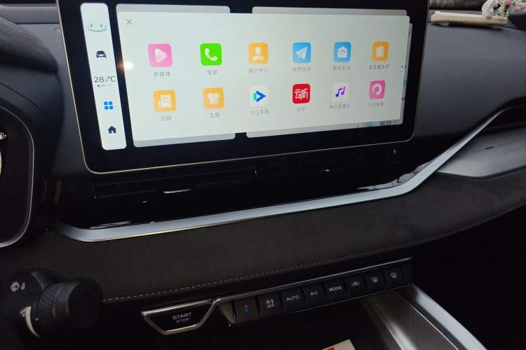 Used Geely Auto Preface 2024 2.0TD Qingyun Edition Audio And AC Panel