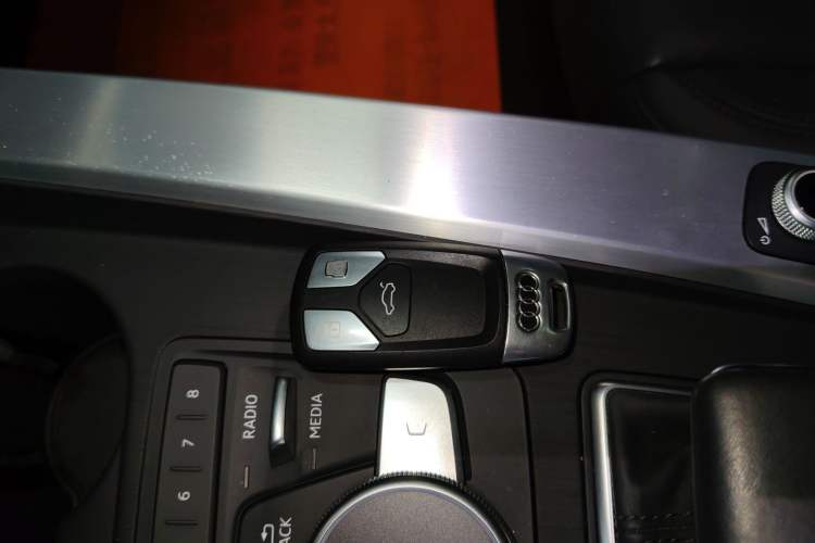 Used Audi A4L 2018 30th Anniversary Edition 40 TFSI Fashion Model