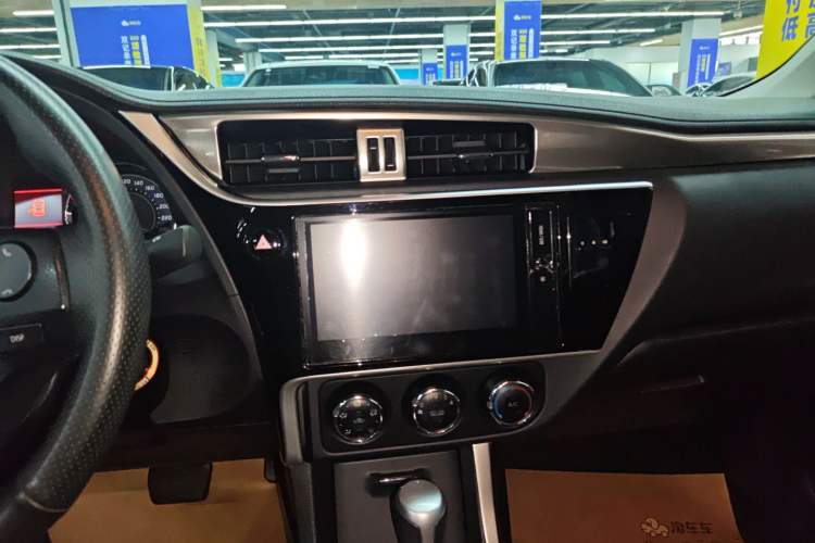 Used Toyota Corolla 2017 Revised Version 1.2T S-CVT GL-i Leather Edition Audio And AC Panel