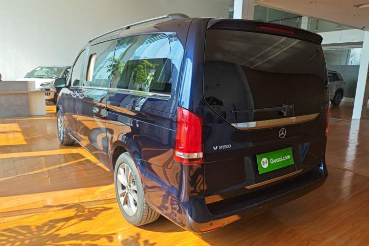 Used Mercedes-Benz V-Class 2020 V 260 Avantgarde Edition
