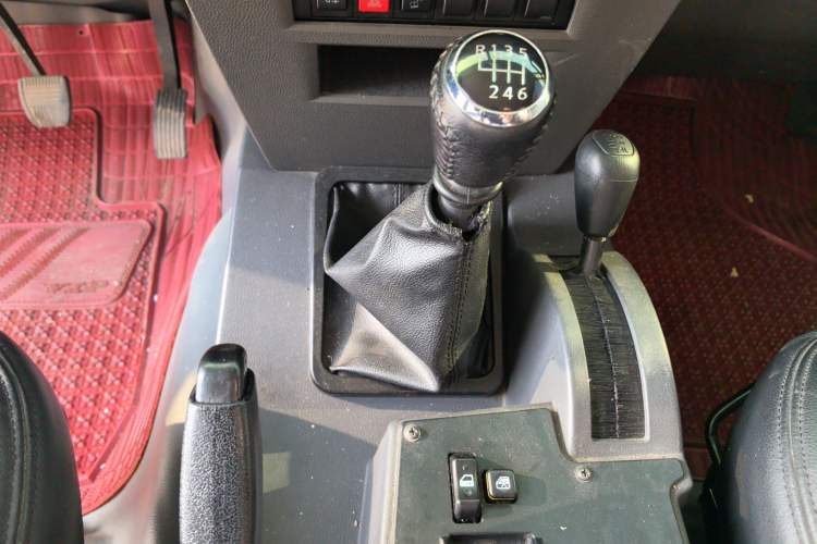 Used BAW Warrior 2019 2.4T Three-Door Four-Wheel Drive Short Wheelbase Gasoline Version China VI Emission Standard
