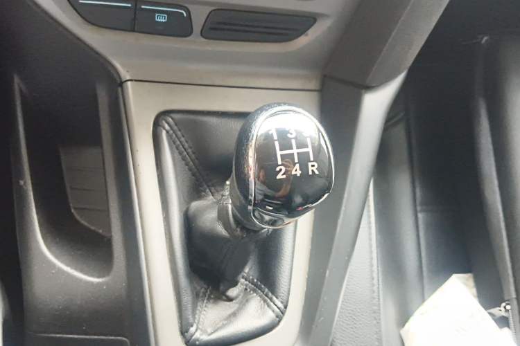 Used Ford Focus 2012 Hatchback 1.6L Manual Comfort Model Gear Lever