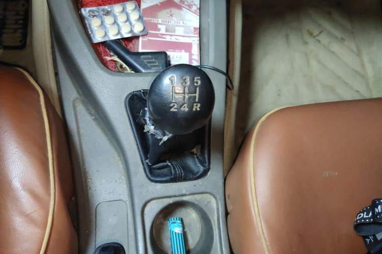 Used Wuling Rongguang V 2016 1.5L Practical Version Gear Lever