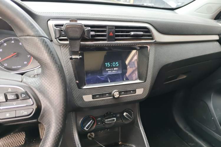 Used MG ZS 2018 1.5L Automatic Luxury Edition China V Standard Audio And AC Panel