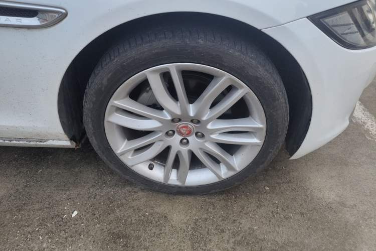 Used Jaguar XFL 2020 XFL 2.0T P250 Four-Wheel Drive Luxury Edition Right Front Wheel Hub