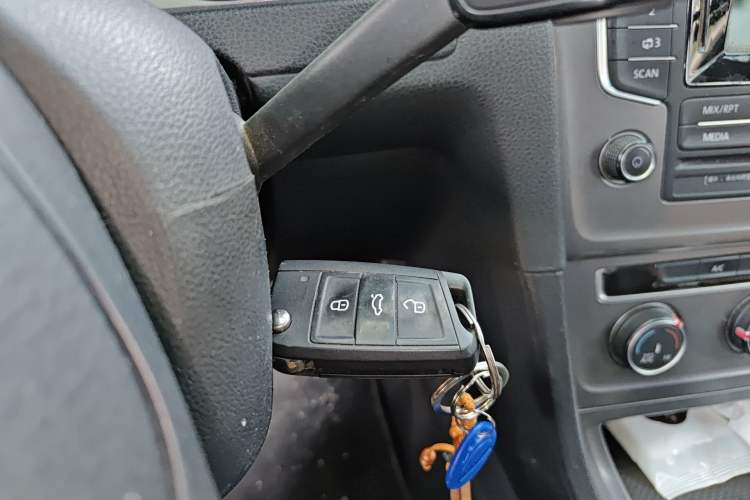 Used Volkswagen Golf 2015 1.6L Automatic Fashion Model